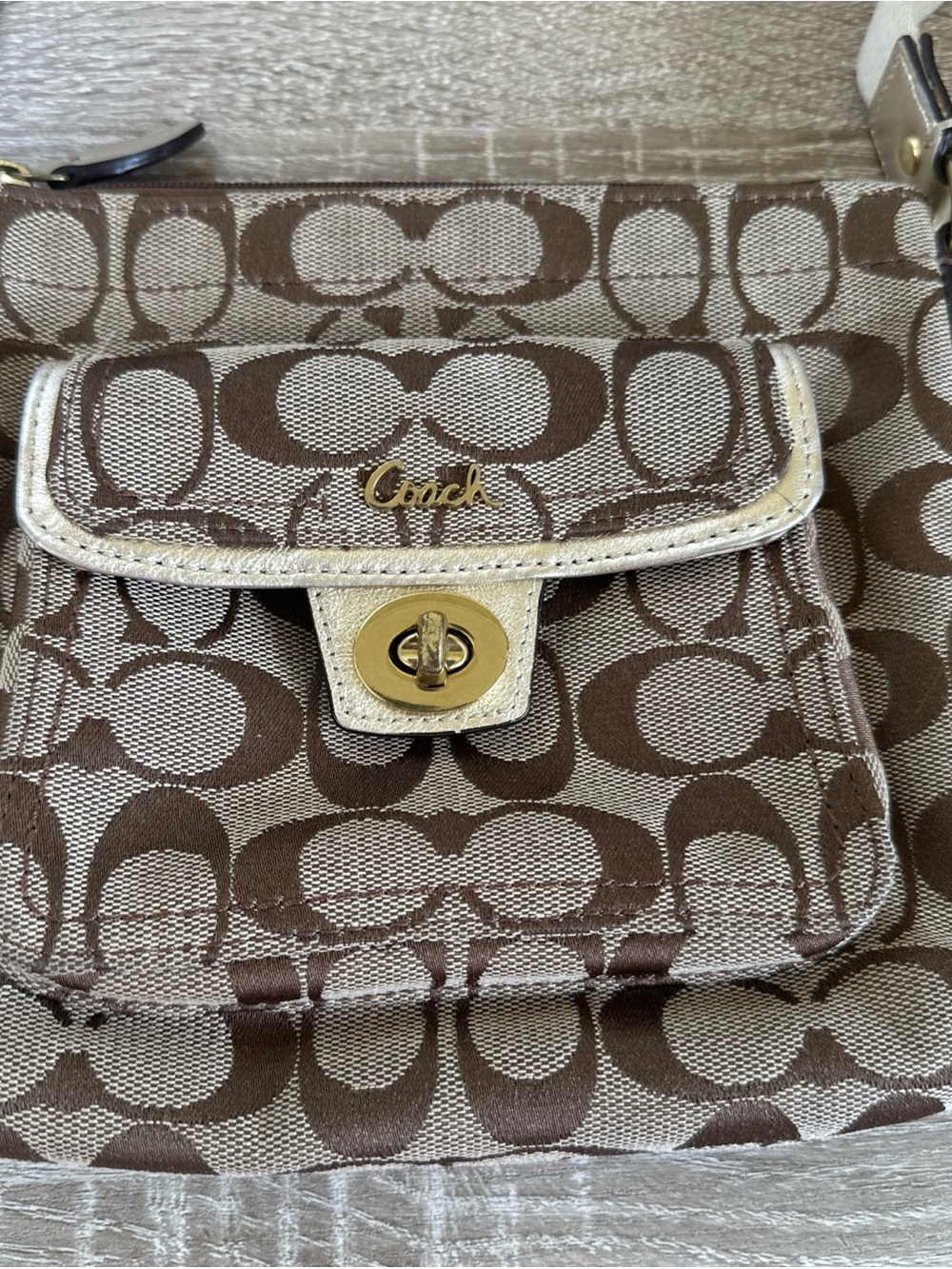 Coach Signature Penelope Turn Lock Monogram Crossbody Bag Gold stains on strap - Picture 5 of 15